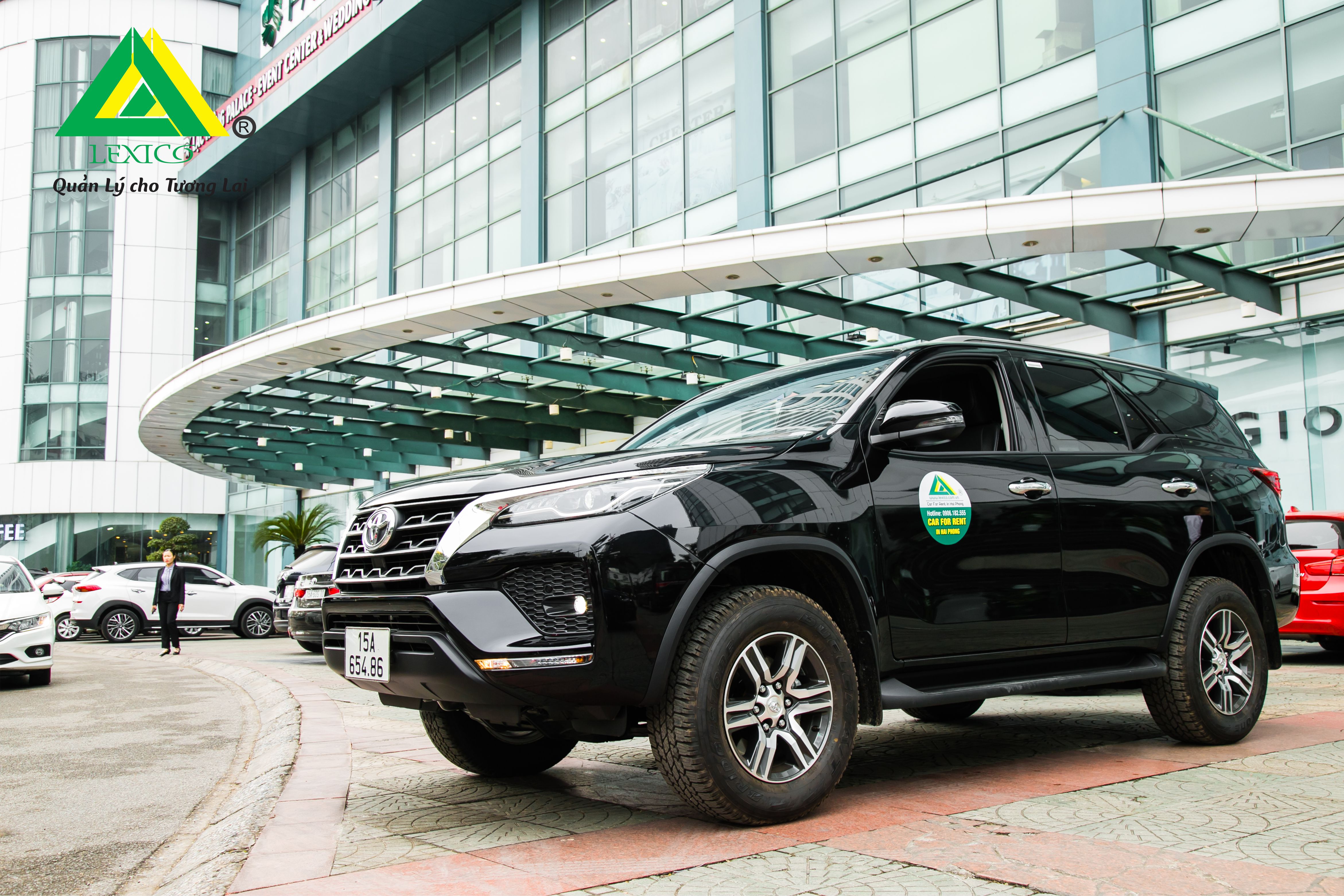 Cho thuê xe ô tô 7 chỗ - Xe Fortuner 2021 tại Hải phòng