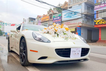 Cho thuê xe cưới Ferrari 599